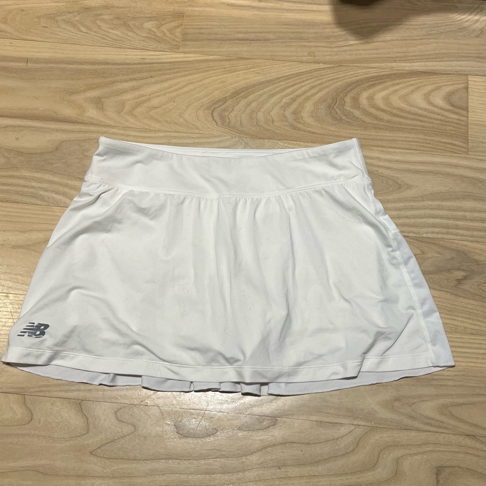 New Balance White Tennis Skirt Pickleball Skort with Built-In Shorts